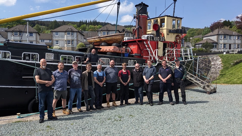 Steam engineering trainees and VIC 32
