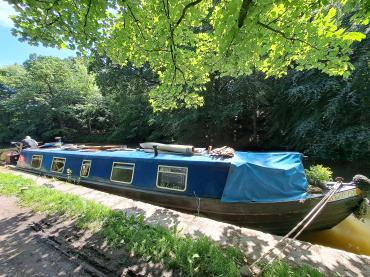 Dingly Dell moored 