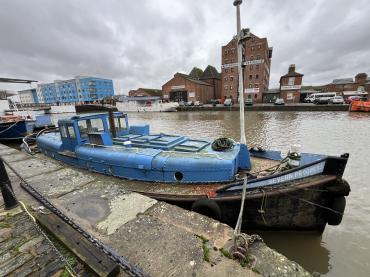 Severn Progress alongside CRT Museum Gloucester