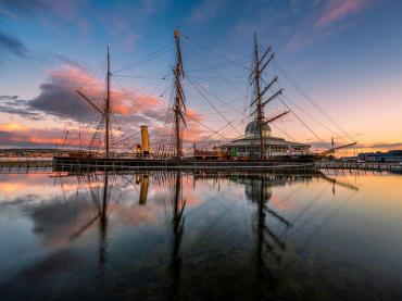 Discovery Sunset by John Pow