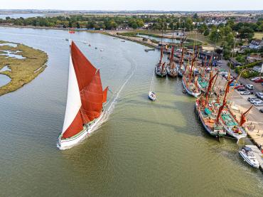 The mighty Niagara by James Crisp