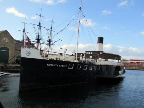 PS Wingfield Castle, 1934 paddle steamer ferry, Jackson's Dock