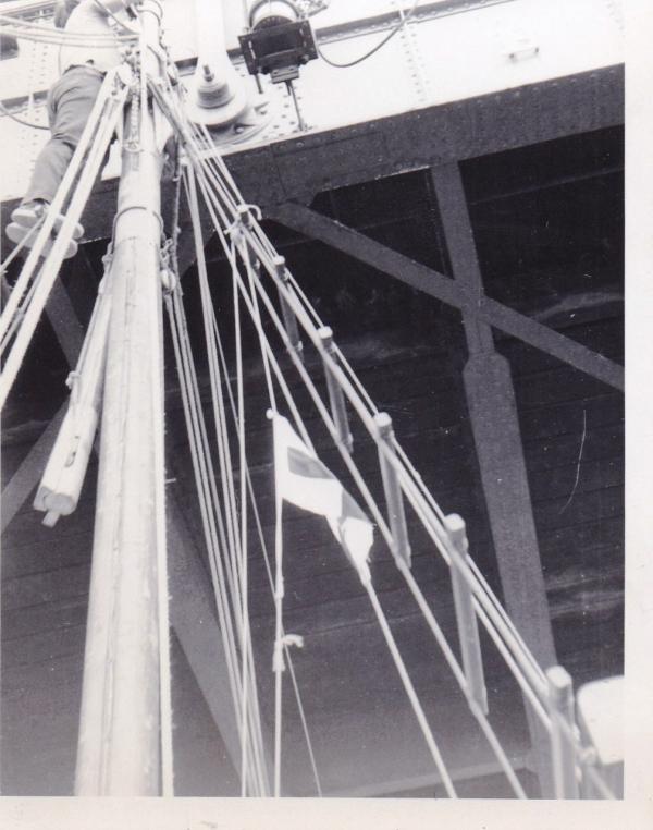 Hope of Porthleven - Man up mast to make sure vessel had enough room to pass under Hammersmith Bridge