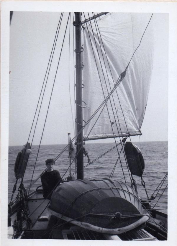 Hope of Porthleven - looking aft, underway