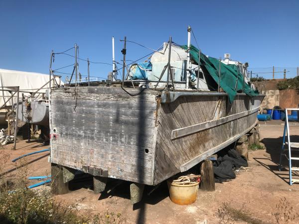Hyperion - ashore at Watchet Sep 19 (c) NHS-UK