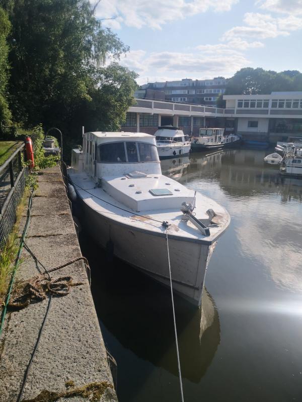Carramuda moored, seen from the shore