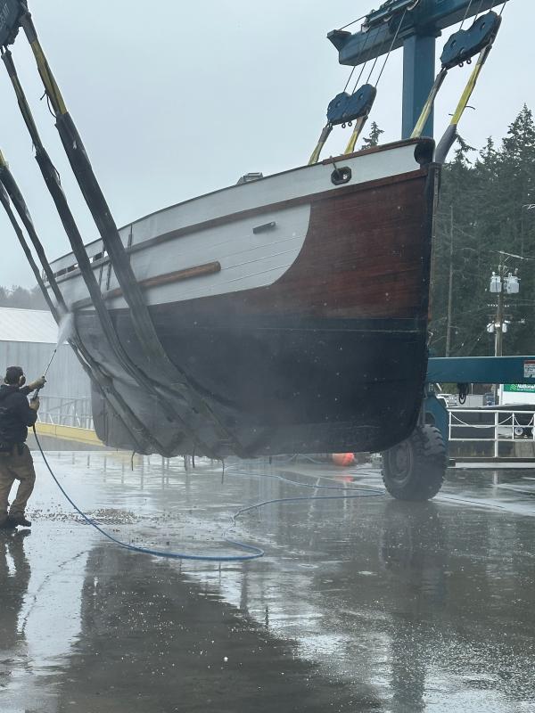 Mizpah being lifted out of the water