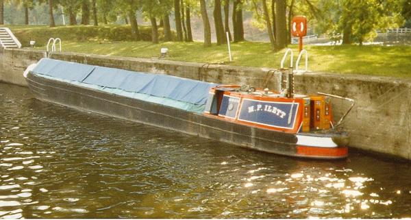 CHISWICK - on River Trent in 1997. Stern from port quarter looking forward. Ref: Assoc Docs (8/chiswick.gif)