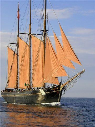 Kathleen & May - starboard bow