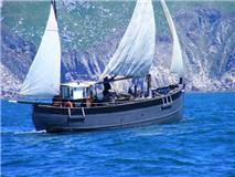 FenGuide - underway, starboard view