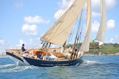 Starboard view, under sail