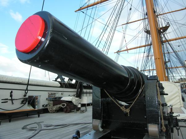 HMS Warrior, guns on deck