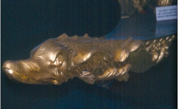 PRINCE FREDERICK'S BARGE - single lion from bow, port side.