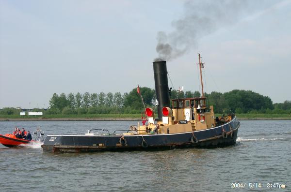 TID 172 under way - starboard side