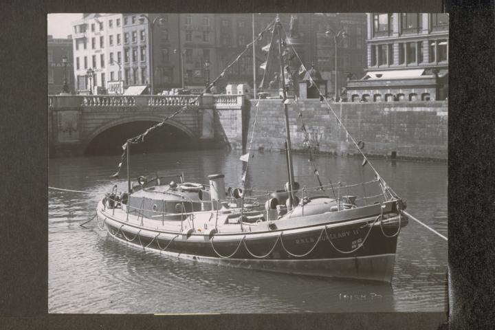 Dunleary II moored at O’Connell Bridge for Dublin Lifeboat Day April 1951