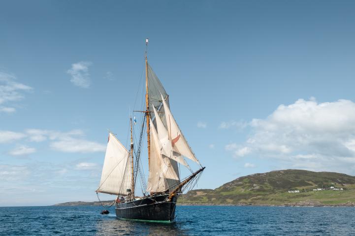 Photo Comp 2024 - Goosewinging (Bessie Ellen) by Del Hogg