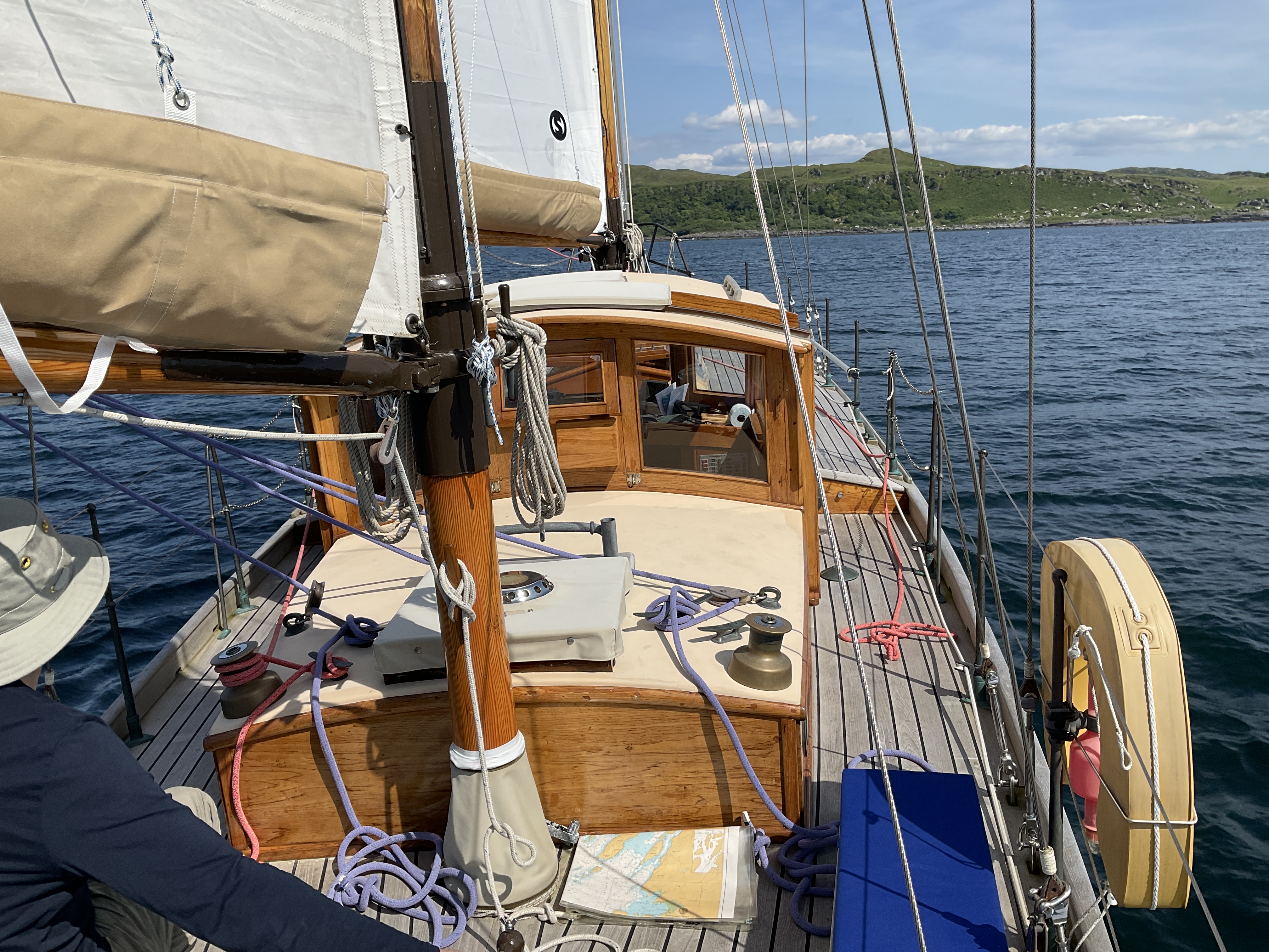 Glengour teak deck, with step amidships