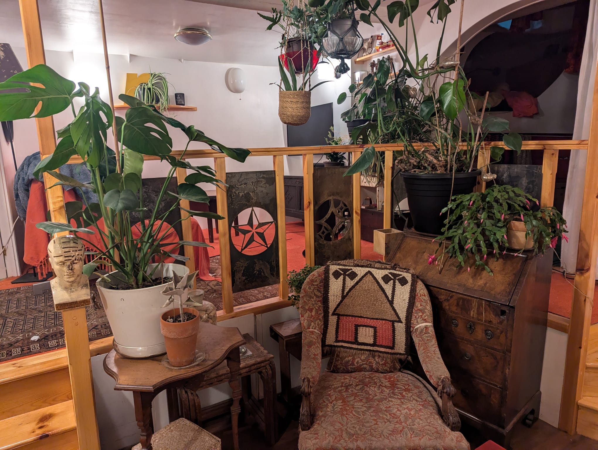 Elkstone internal view