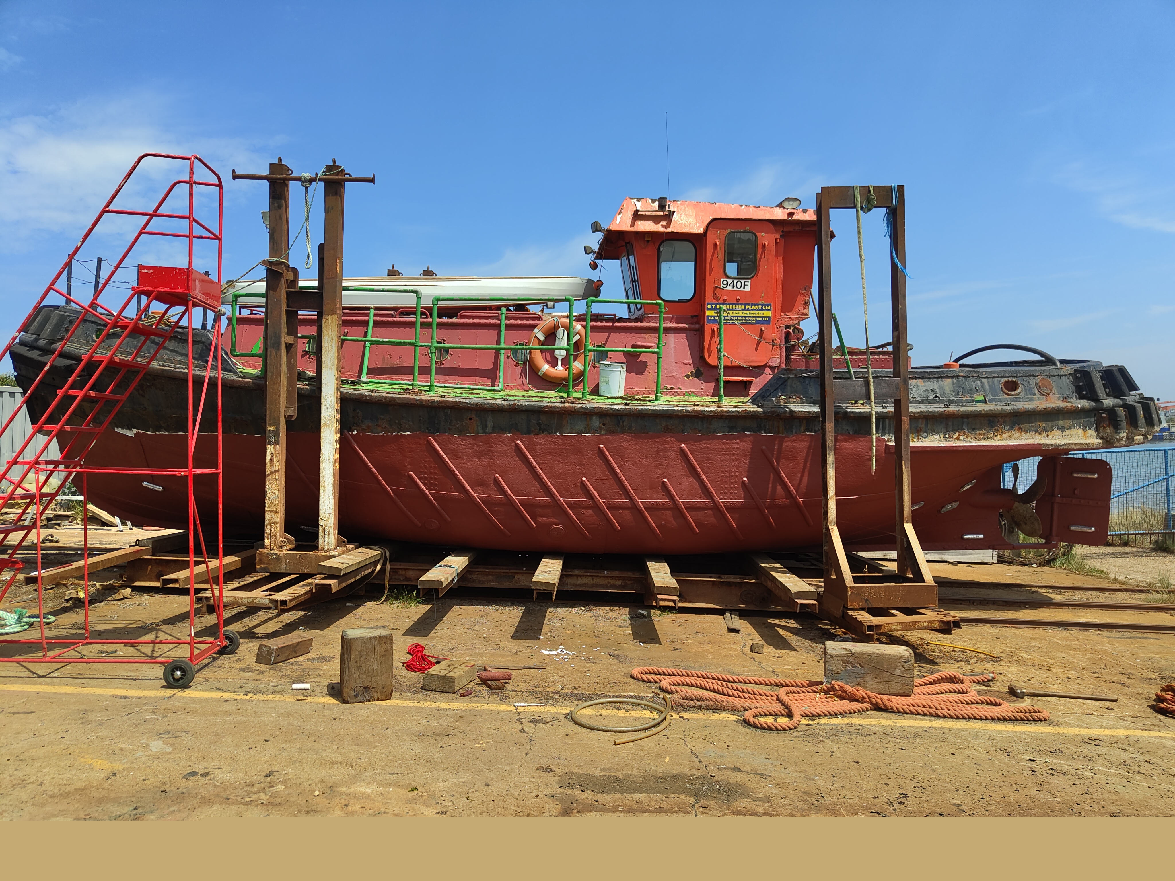 Plaudit on the stand